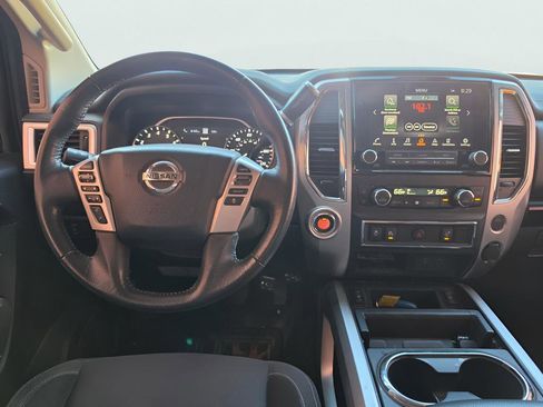Used 2021 Nissan Titan SV w/ SV Convenience Package RWD image 18