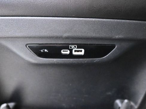Used 2023 Chrysler Pacifica Touring-L FWD image 26