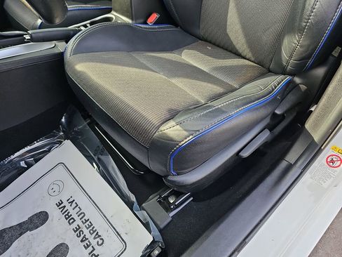 Used 2017 Toyota Corolla L image 33