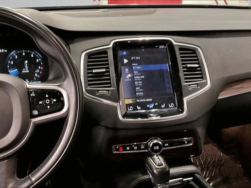 Used 2019 Volvo XC90 T5 Momentum w/ Multimedia Package AWD/4WD image 8