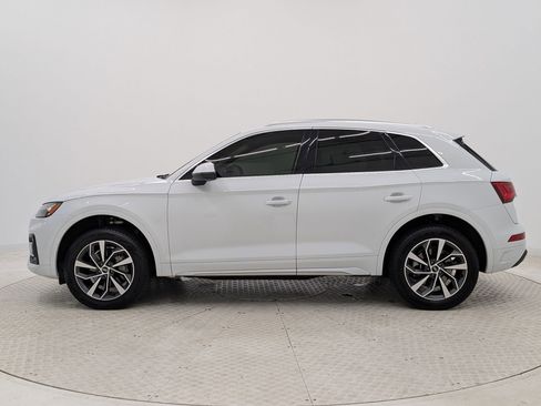 Used 2021 Audi Q5 Premium w/ Convenience Package image 2