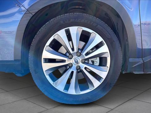 Used 2019 Subaru Ascent Touring image 11