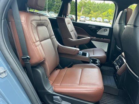 Used 2025 Lincoln Aviator Reserve w/ Luxury Package AWD/4WD image 38