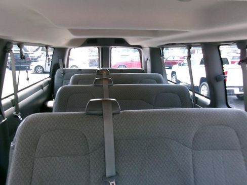 Used 2025 Chevrolet Express 3500 LT w/ LT Preferred Equipment Group RWD image 12