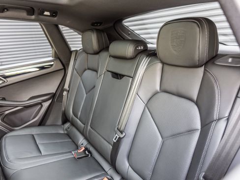 Certified 2026 Porsche Macan S AWD/4WD image 19