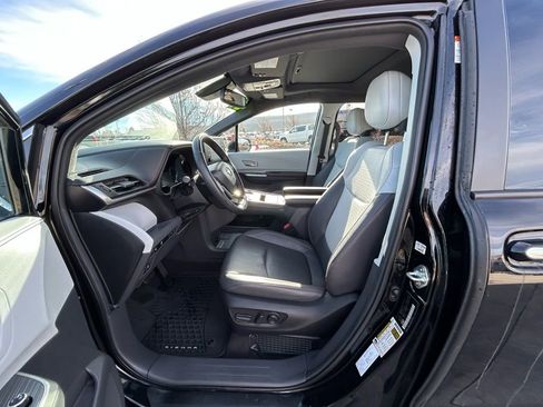 Used 2024 Toyota Sienna XSE image 12