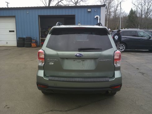Used 2018 Subaru Forester 2.5i Premium AWD/4WD image 5