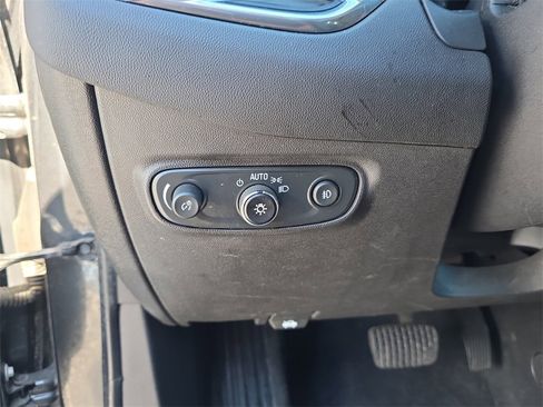 Used 2020 Chevrolet Equinox LT image 21