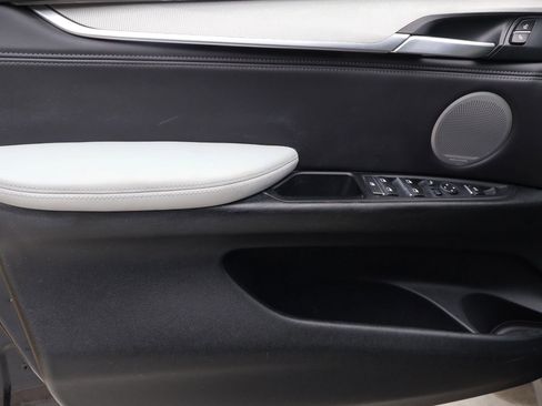 Used 2017 BMW X5 M image 11