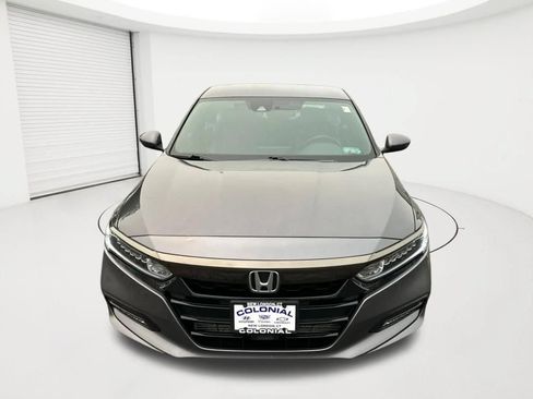 Used 2018 Honda Accord Sport image 2