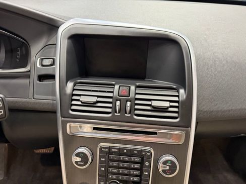 Used 2016 Volvo XC60 T5 Premier image 36