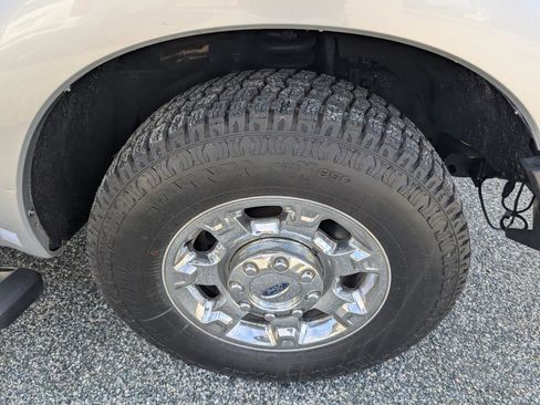 Used 2015 Ford F250 Lariat w/ Chrome Package image 4