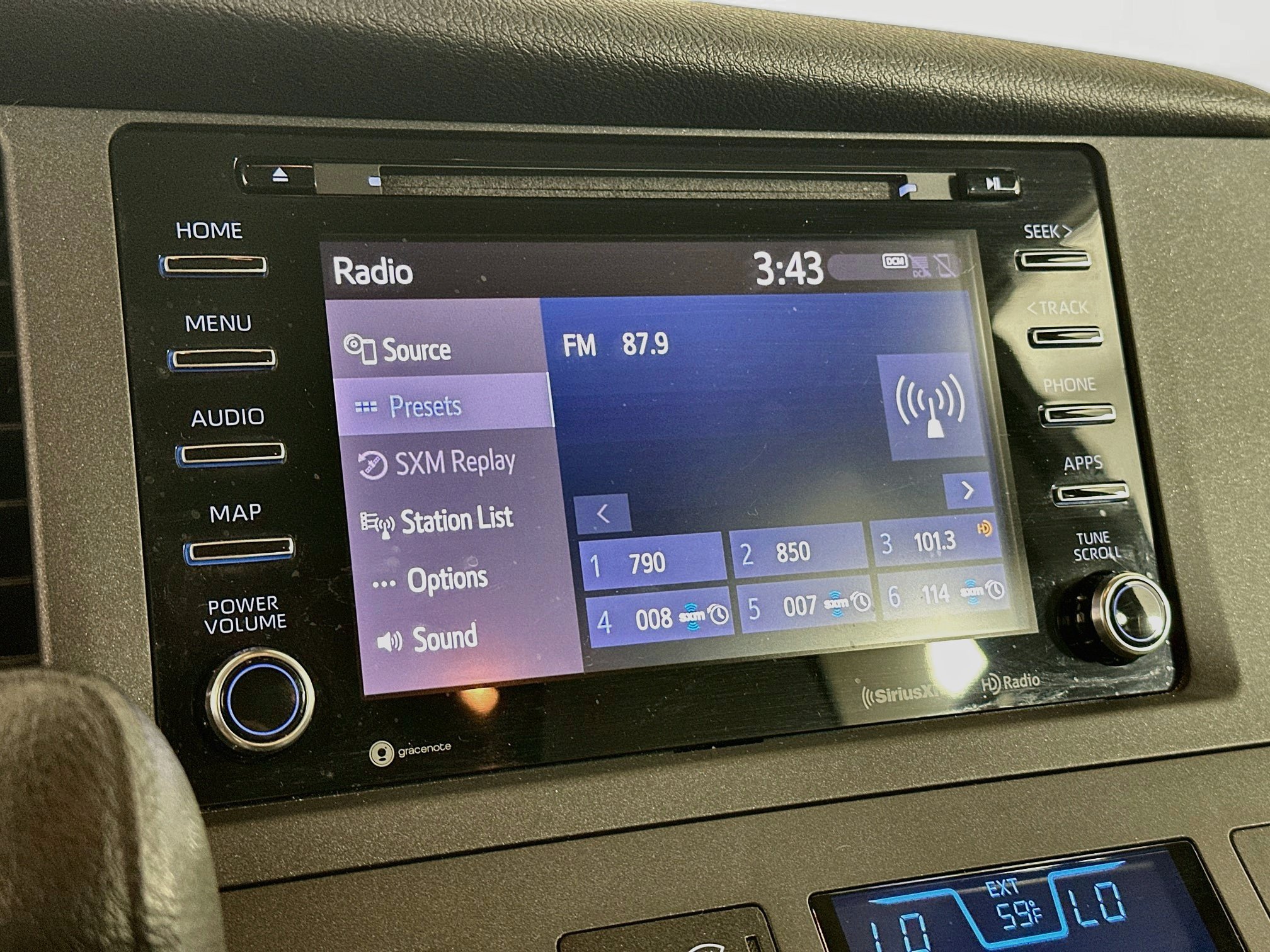 Used 2020 Toyota Sienna LE FWD image 21
