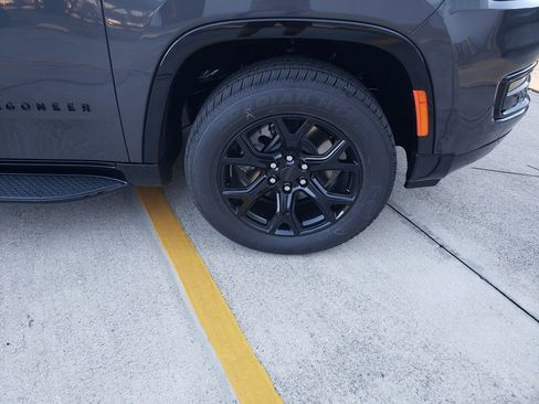 New 2025 Jeep Wagoneer Series II image 8