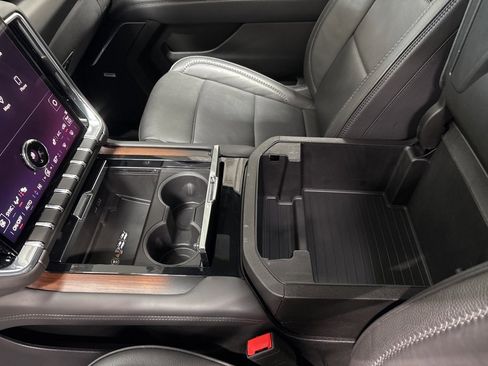 Used 2025 GMC Yukon XL Denali image 26