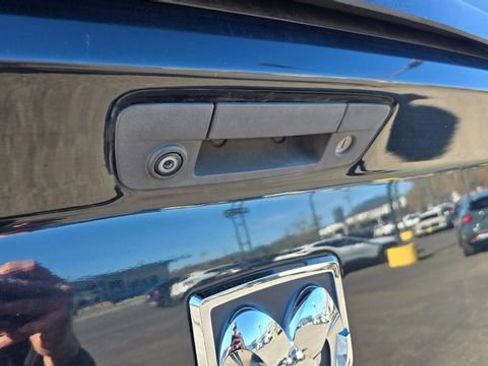 Used 2018 RAM 2500 Tradesman w/ Chrome Appearance Group image 7