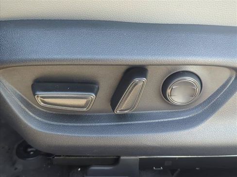 Used 2026 Toyota Camry SE FWD image 9