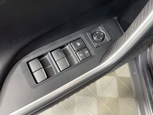 Used 2020 Toyota RAV4 Limited image 20