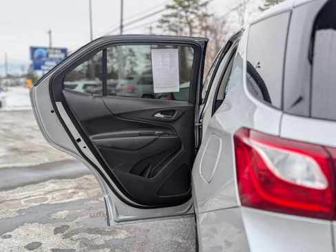 Used 2018 Chevrolet Equinox LT image 32