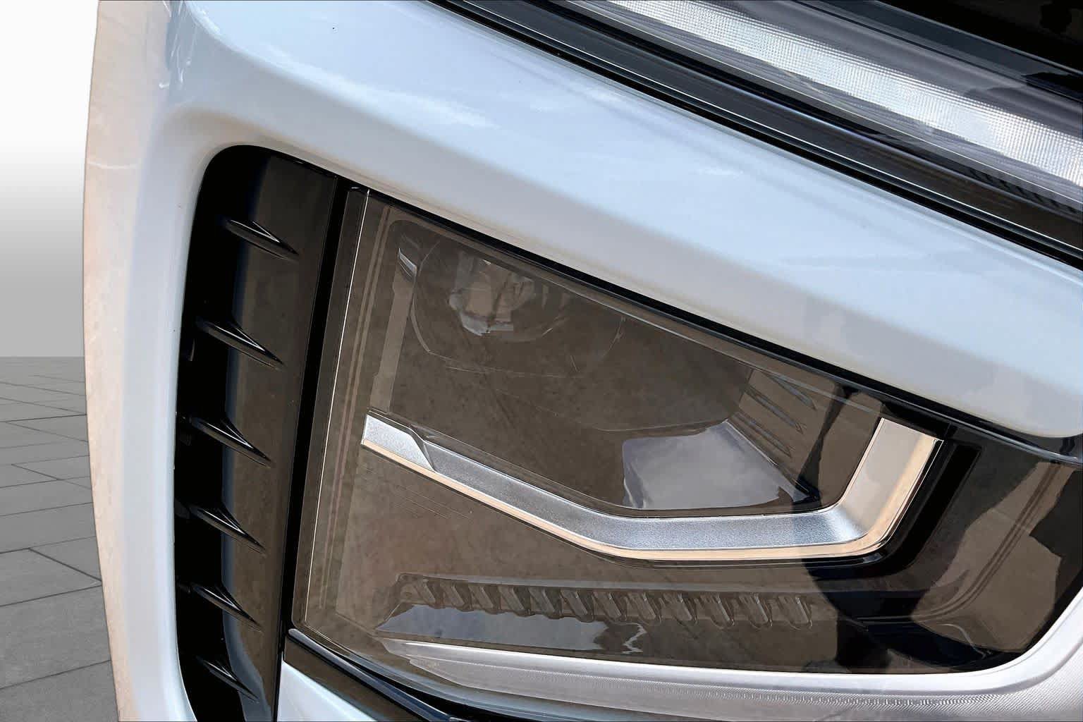 New 2026 Chevrolet Tahoe High Country AWD/4WD image 15