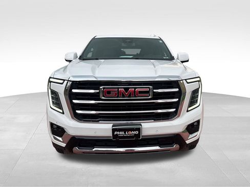 Used 2025 GMC Yukon XL Elevation AWD/4WD image 2