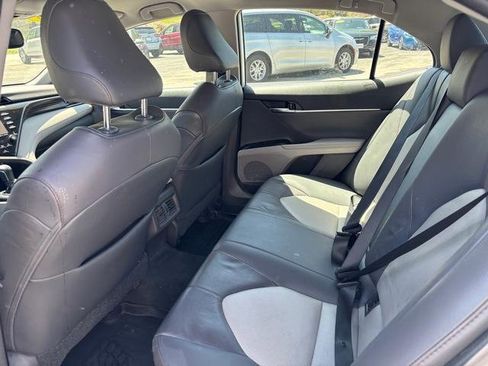 Used 2020 Toyota Camry XLE FWD image 11