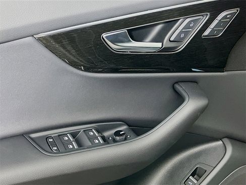 New 2025 Audi Q8 Premium image 20