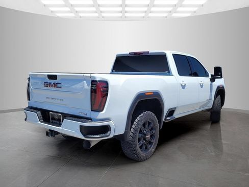 Used 2024 GMC Sierra 2500 AT4 AWD/4WD image 5