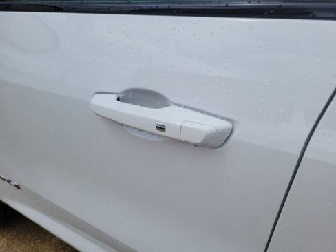 Used 2024 GMC Acadia AT4 w/ Super Cruise Package image 10