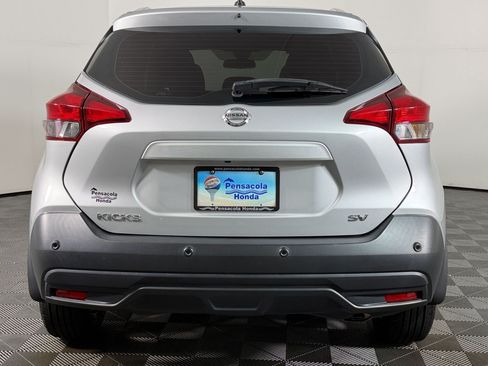 Used 2020 Nissan Kicks SV FWD image 8
