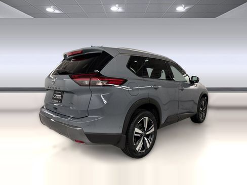 Used 2024 Nissan Rogue SL w/ SL Premium Package FWD image 9