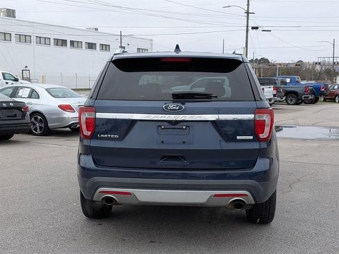 Used 2017 Ford Explorer Limited w/ Equipment Group 303A image 4