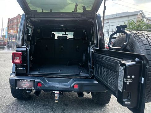 Used 2021 Jeep Wrangler Unlimited Sahara w/ Safety Group AWD/4WD image 6