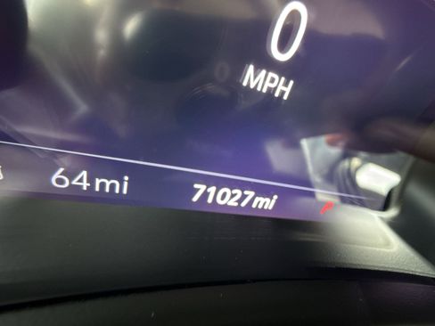 Used 2023 Buick Envision Essence image 12