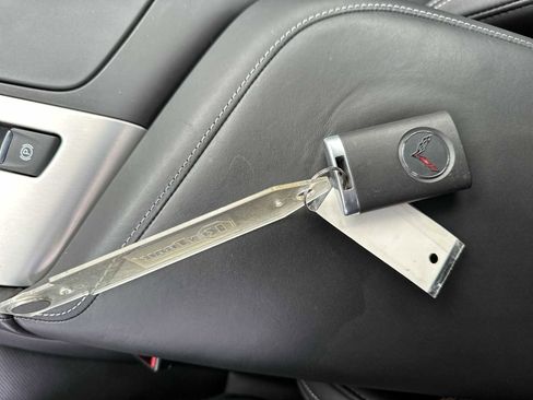 Used 2015 Chevrolet Corvette Z06 w/ 3LZ Preferred Equipment Group image 26