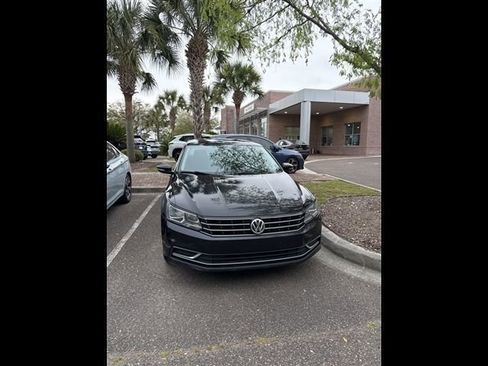 Used 2016 Volkswagen Passat 1.8T S image 2