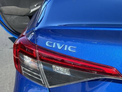 Used 2023 Honda Civic Sport image 12