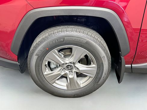 Used 2025 Toyota RAV4 XLE w/ Convenience Package FWD image 13