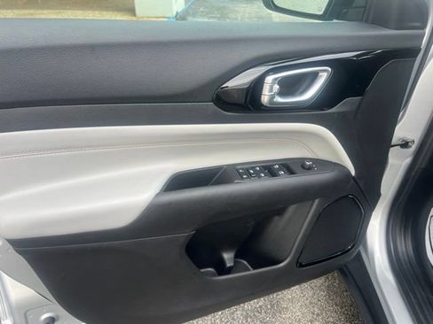 Used 2025 Jeep Compass Limited AWD/4WD image 14