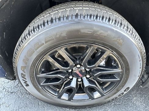 Used 2021 GMC Sierra 1500 Elevation w/ LPO, Elevation Black Package AWD/4WD image 31