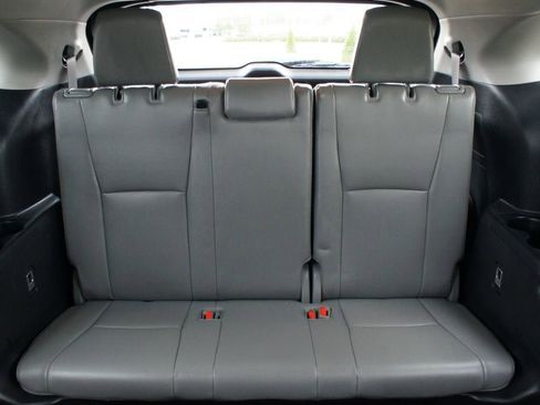 Used 2022 Toyota Highlander Platinum image 17