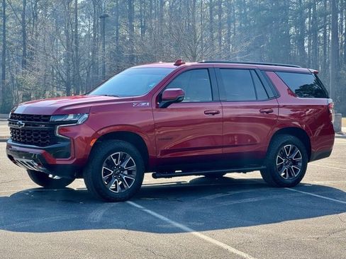 Used 2024 Chevrolet Tahoe Z71 w/ Luxury Package image 2