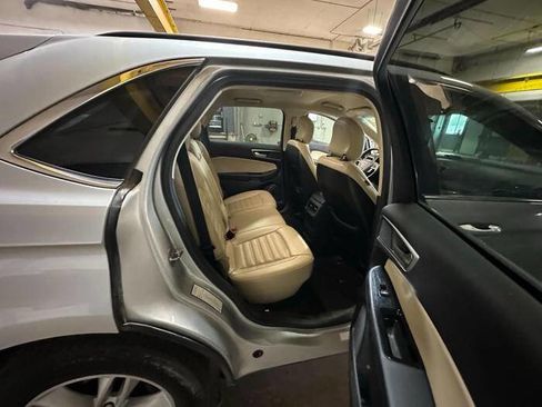 Used 2018 Ford Edge SEL w/ Equipment Group 201A AWD/4WD image 41