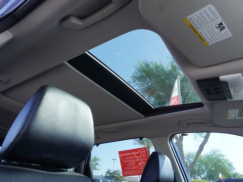 Certified 2021 Nissan Rogue SV w/ Premium Package FWD image 13