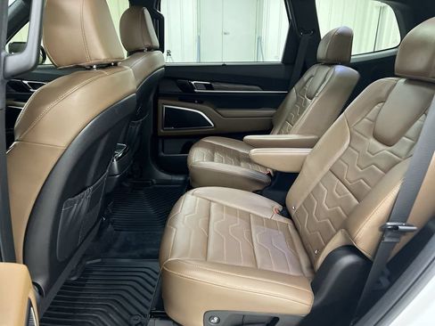 Used 2020 Kia Telluride SX w/ SX Prestige Package AWD/4WD image 24