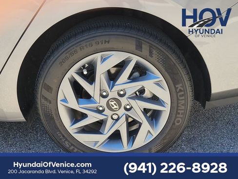 Certified 2024 Hyundai Elantra SEL FWD image 16
