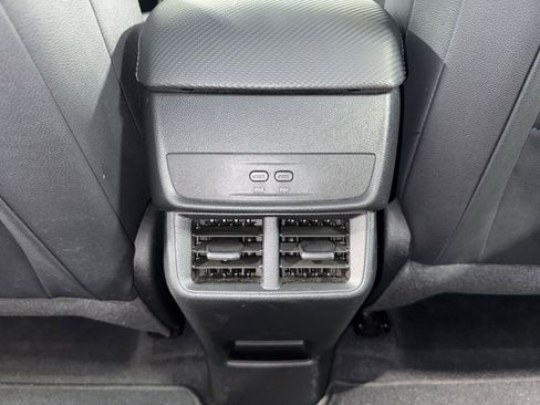 Used 2025 Chevrolet Equinox LT w/ Convenience Package II FWD image 16