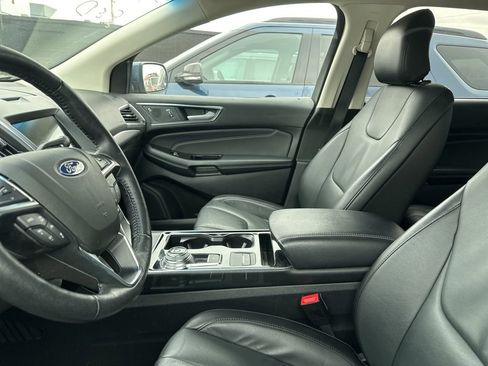 Used 2019 Ford Edge Titanium w/ Cold Weather Package image 5