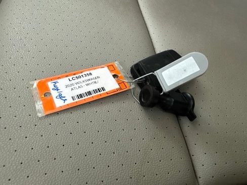 Used 2020 Volkswagen Atlas SE w/ Panoramic Sunroof Package FWD image 30