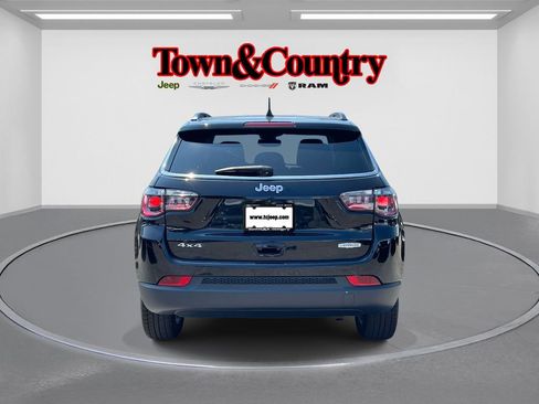 Certified 2022 Jeep Compass Latitude w/ Convenience Group AWD/4WD image 8